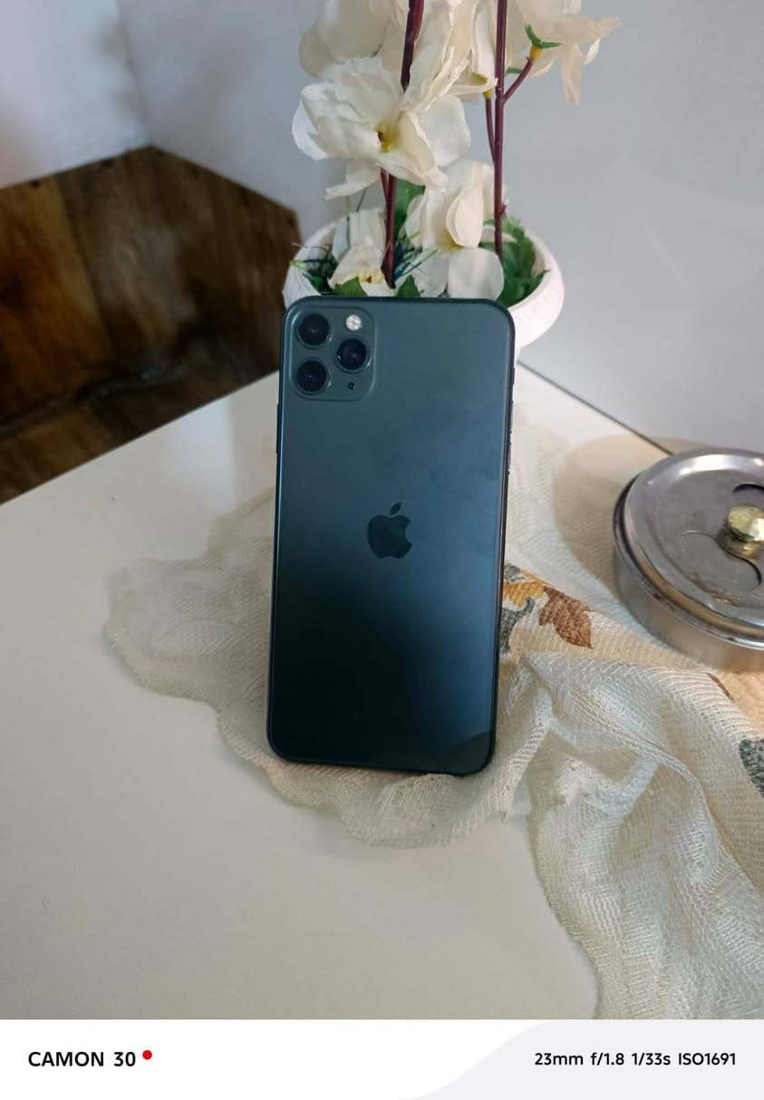 ايفون11 برو ماكس 
امبدل شاشه اصليه كل خلل مابي البطاريه معلايه 100
مكاني بغداد شعله الخطيب الزراعي سعر 300وبيه مجال 
***********
