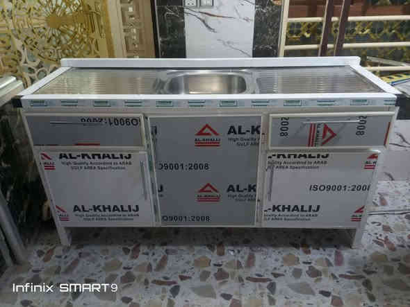 كاونتر مترتين  3 قطع  
سنك متر و60 
تفصال اخو الجديد
استفسار 
***********
بلد شارع الامير
