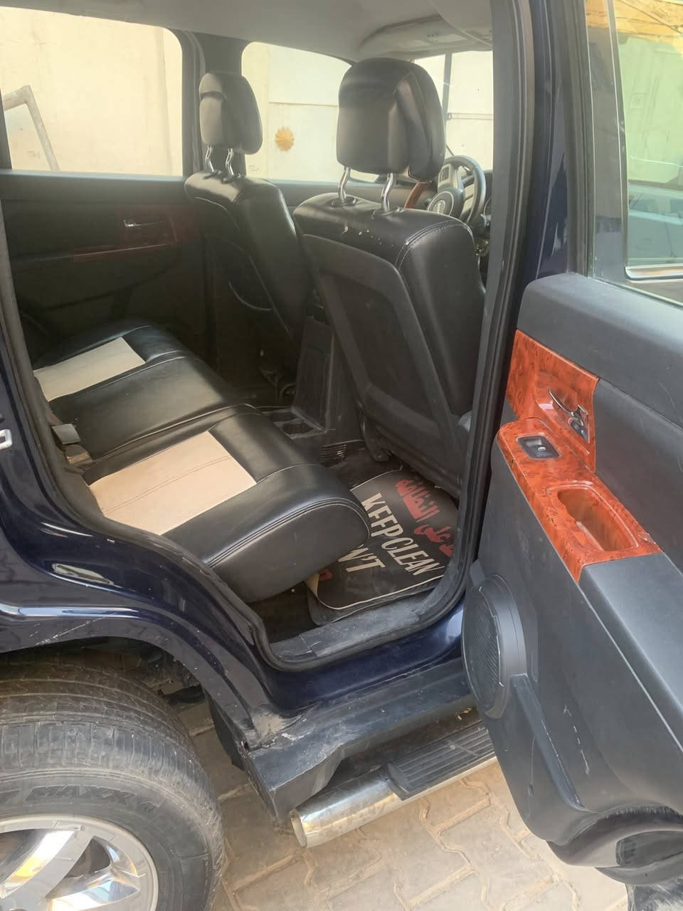 سيارة جيب لبرتي موديل ٢٠١٢ بغداد رقم دولي ،، لون نيلي كما موضح في الصور
محرك ٣٧٠٠ تحكم ستيرن امامي خلفي سنوية باسمي 

#السعر  100$ بيها مجال حق الجية 
للاستفسار اكثر الاتصال على الرقم 
***********
