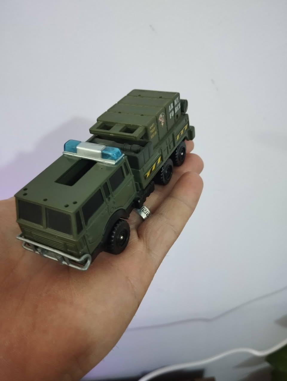 مدرعه وناقله حديد  حجم كبير match box


**إذا كنت صاحب هذا الإعلان وتريد حذفه لأي سبب، رجاءا أرسل رسالة إلى الدعم الفني**