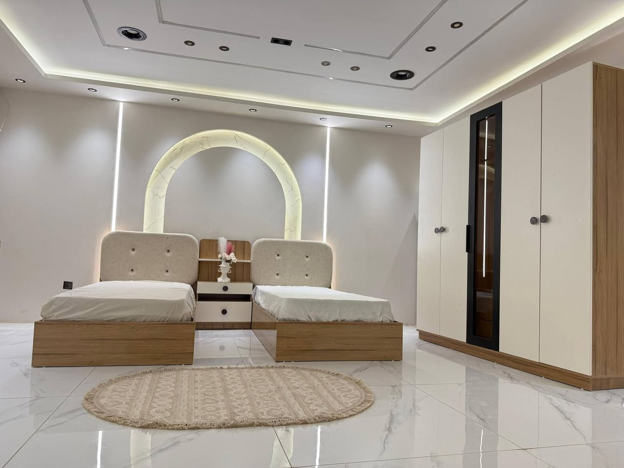 بعض القطع الفنية لاتحتاج الى وصف .😍.
فجمالها ودقة ابداعها يغني عن كل الكلام...,😍
 تركي  اصلي المنشأ بتصميم راقي يحقق كل ما تتمناه🥰
🌷كل هذا تجدوه لدينا🌷

#اثاث_عصري #اثاث_كلاسك #موديلات #فخمه 

✨ مــــجمع  السند يقدم لكم غرف نوم شبابي 

        

كل ما هوا جديد ومميز تجدونه  مجمع السند😍

العنوان تكريت شارع الزهور مقابل احمد العبيدي........

          لسنا الوحيدين لكننا الافضل 😍
الاستفسار اكثر يرجى مراسله الصفحه او الاتصال بالأرقام التاليه 
***********

***********
