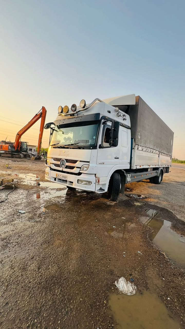 السلام عليكم
اتيكو مارسدس للبيع
رقم سليمانية تحويل ثاني يوم
كير4X4 كفخ
محرك 6
ثمانية برغي
جوبلس خلفي امامي
تاير 22.5 جديد 
تانكي 500
 السعر 265$ وبيها مجال 
للاتصال 
***********
