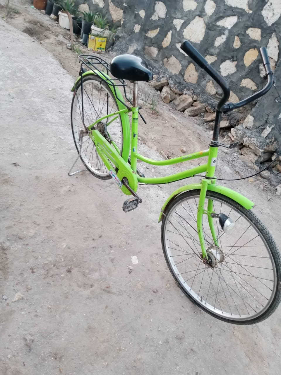 للبيع سعر 65 مكان حلة مقابل كوين بارك ***********
