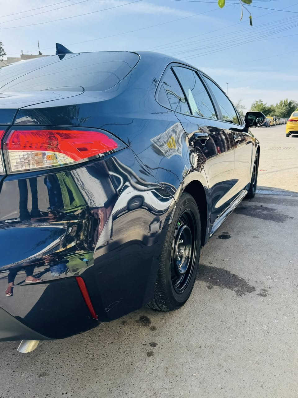 السلام عليكم 
للبيع كورلا موديل 2023 امريكي فئة LE حادث جاملغ امامي يمنة  فقط تبديل او ربع البنيد صبغ بدون دواخل
بدون ايرباك فقط جاملغ مكينة 2000 كير 10 نمر  
 سيارة جديدة بمعنة الكلمة اللون حبري متغير 
مواصفات السيارة فول تحكم ستيرين رادار امامي 
تحديد مسار / قيادة آلية / كروز سرعة / شاشة ابل كار بلي
تحكم تبريد بيانو / سايد بريك بصمة/ اوتو هولد /
تدعم الشحن السريع تايب سي تايرات جدد صبغ ويل جديد صدر امامي خلفي جديد بعدة على وضع الشركة
سيارة برغي مملعوب بيها كلة شركة ع البلاد 
ماشية 28 الف حقيقي شرط الفحص سيارة مال بيت
السعر 157 او بيها مجال للشراي مكاني( بغداد الحرية) 
للاستفسار *********** بي واتساب
