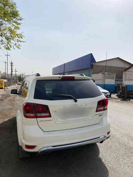 السلام عليكم
دوج جورني امريكي
Dodge journey crossroad 
موديل 2019 - رقم دهوك 
فول مواصفات اعلى فئة 7 راكب
شاشة كبيرة
كشنات جلد
تبريد 3 قطع
ويل كب كروم 
مثبت سرعة
تحكم ستيرن جهتين
كرسي سائق كهربائي
ماشيه 130 الف 
السيارة بأسمي وكابون بانزين ماستر
مكينه وكير شرط
السعر 195 بيها مجال بسيط
شراي اتصل
 ‏‪***********‬‏ واتساب مفتوح
ملاحظة اخوان ابيع فقط بدون مراوس وبدون قسط
