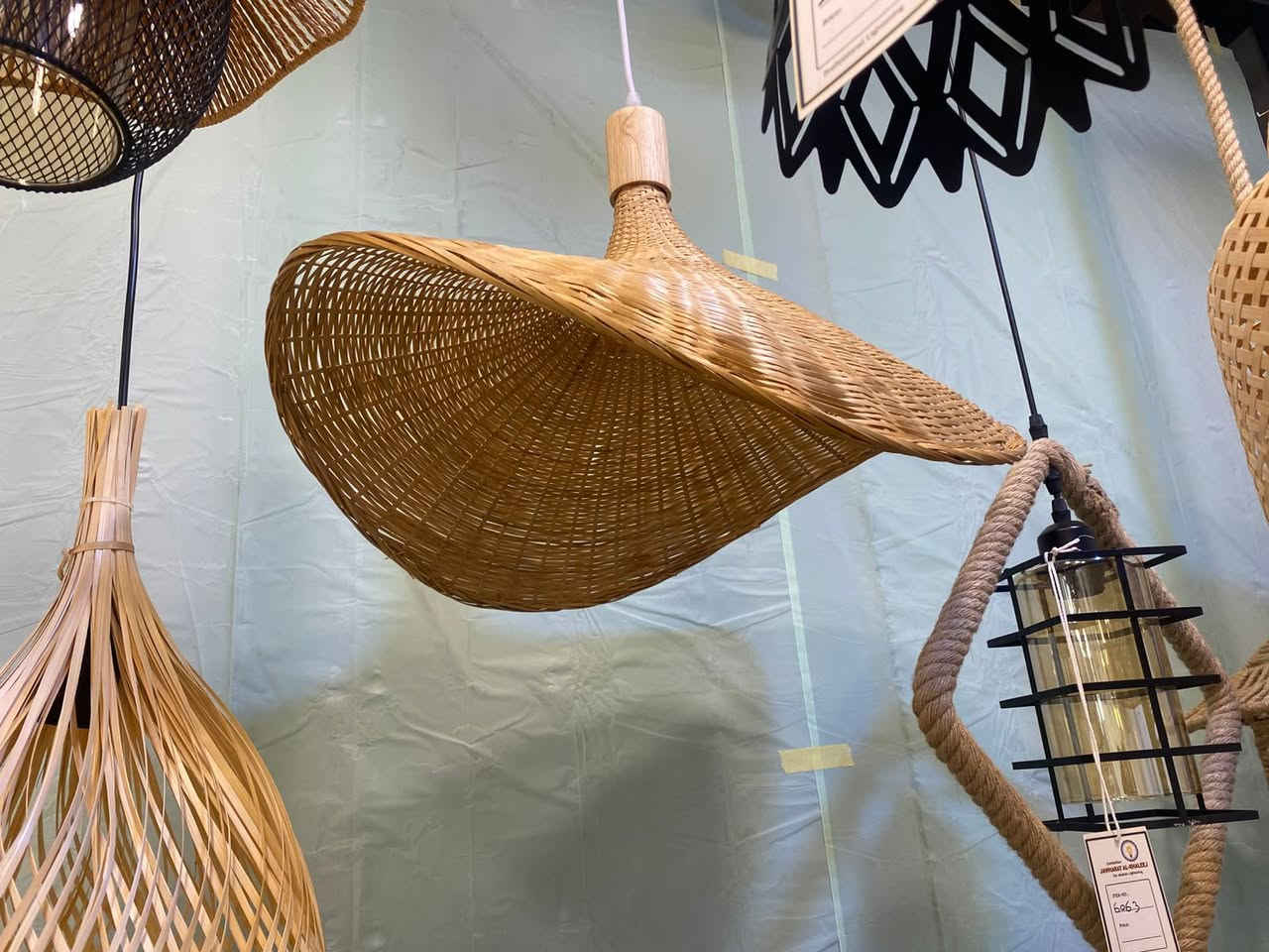 ✨مجموعة مُختارة بعناية🫰
 لعشاق ديكور المودرن🥰

☀️إضاءة عصرية تضيف طابعآ أنيقآ ولمسة فخامة واضحة😍

#متوفرة_لدى_معرض_النور  ابو نور 
للحجز والأستفسار الأتصال 📞 ***********
***********
