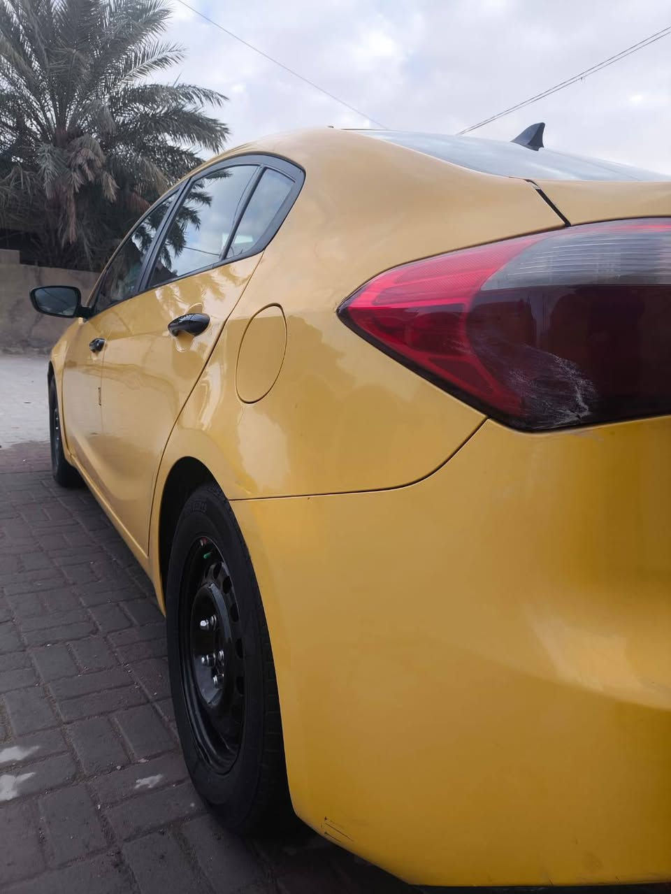 سلام عليكم
سياره فورتي للبيع أمريكي 2017 مكينه 1800 كلشي مابيه تبريد تدفئه حادثه أمريكي جاملغ الوره السعر 115 وبيها مجال قليل رقم تلفون ***********
