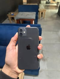 آيفون ١١ • ١٢٨ • شاشة مكسورة