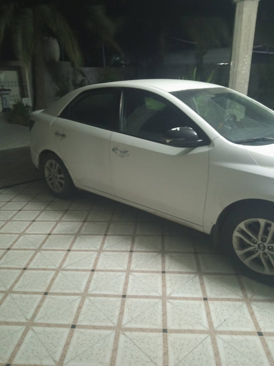 سيراتو موديل 12 
رقم اربيل سنويه نافذه تحويل وكاله 
مكينه وكير وتبريد كفاله
شواصي لغود كفاله بيه صبغ اثر طخات بسيطه 
مكاني واسط قضاء الصويره ***********//***********
