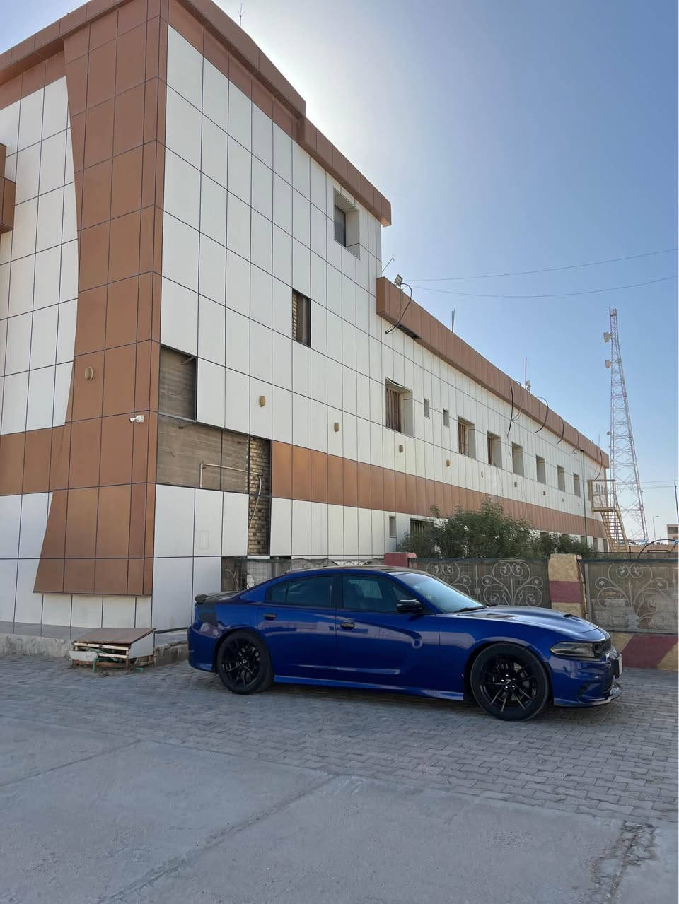 السلام عليكم 
للبيع فقط 
جارجر دايتونا 2019 
خليجيه السياره 
حجم المحرك 6.4 
كفاله عامه 
عليها نانو بالكامل 2023 من شركه اوراكول
ممشى السياره 20 الف فقط قابل للزياده 
عليها إضافات السياره 
كزوز اكتف بوابات 
شوته الجبيره Afe

وكام شفت اكبر 
وللتوضيح المكينه وباقي الأجرأء المحرك على لبلاد كلها وضع الشركه 
السياره جديده وشوف العين بعد احلى 
((للعلم التايرات الخلفيه مع الويل مو ويه السياره انطيك الاصلي مالتها ))
السعر 325 قفل 
الشراي يتصل ويدلل 
***********
البصره — البصرة, العراق
