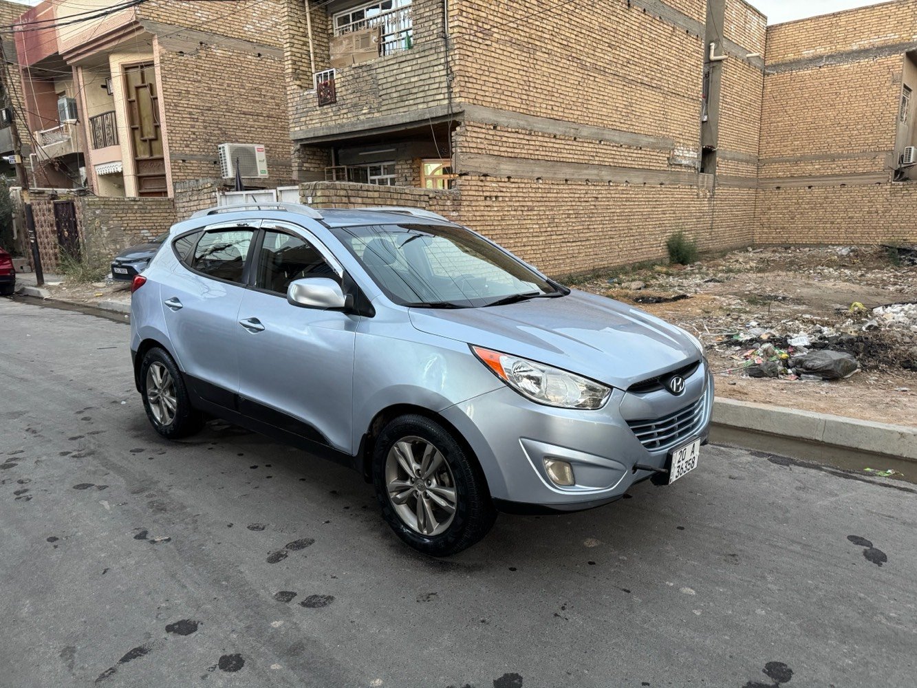 السلام عليكم 
توسان 2011 وراد امريكي للبيع السعر 112وبيه مجال 
رقم انكليزي بسمي وهزه جديده تبريدشغال مكاني الثعالبه
بدون نقص صدر وتايرات ومكينه كير بحاله جيده ظرره امريكا بنيد مبدلوجاملغ ابلادي وبدايه الشاصي بارد ايرباكات سليمه 
بلعراق امبدل بيه باب الصدر وكلير باب وجاملغ  صبغ بدون دواخل محرك 2400 دوش الخلفي كشنات جلد وشاشه وداش كام مراوس ابحدث ***********