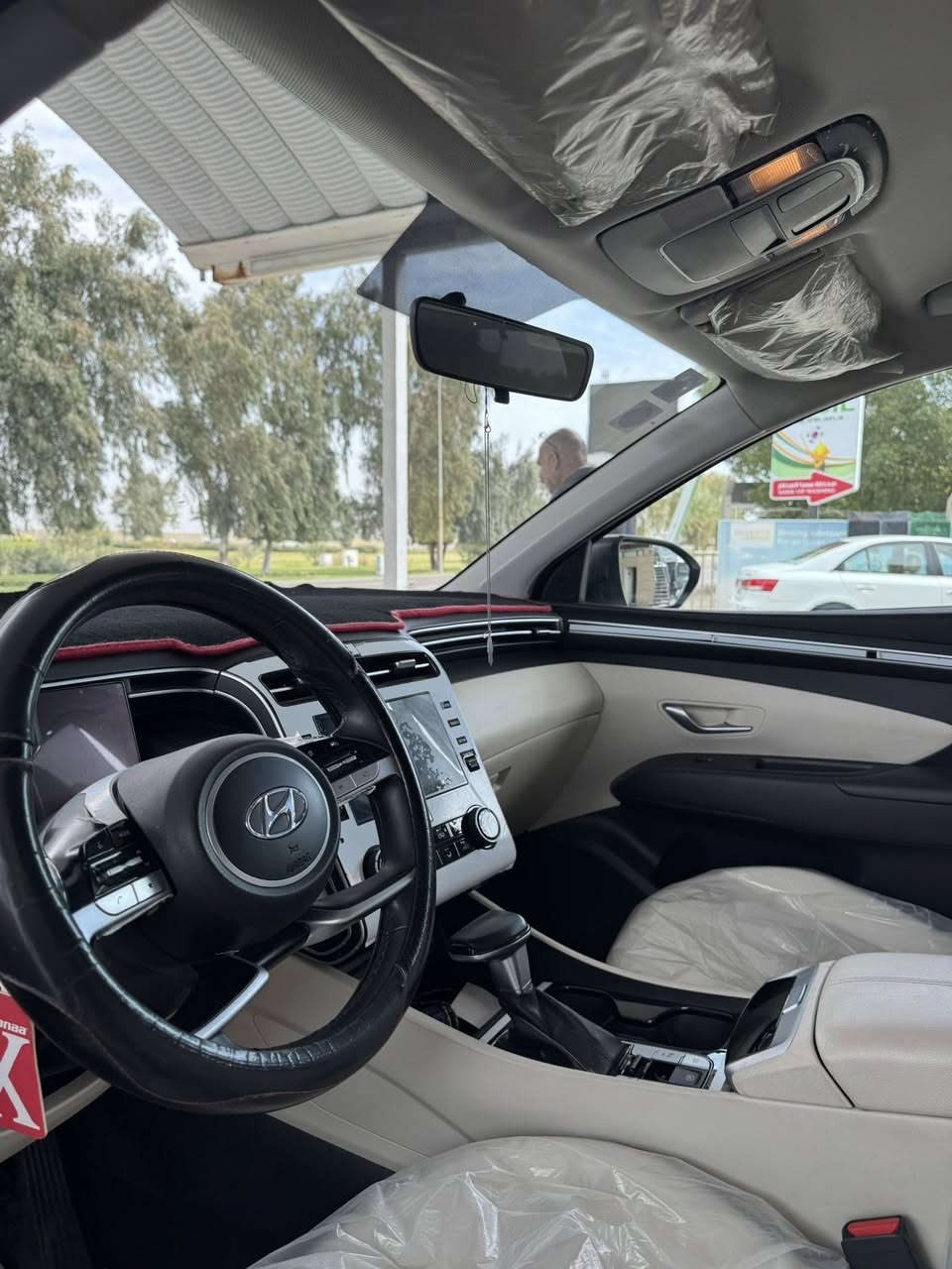 هونداي توسان ٢٠٢٤
السيارة بيه رصعه مسحوبه بل جاملغ الخلفي بارد بس 

السعر 21 ونص يعني 215 ورقة

الرقم إنكليزي جديد 🆕 

اليكم التفاصيل الآتية:

🔘 خليجي 

🔘 ماشية :40 km

🔘 الموديل2024

🔘 سعة المحرك 2.0L 

🔘 مرتبط بناقل حركة أوتو 6 نمر

🔘 يبلغ عزم الدوران 192 نيوتن/متر

🔘 عدد AIR BAG 2

🔘 حساسات أمامية 

🔘 حساسات خلفية

🔘 لايت زينون + LED

🔘 كشافات 

🔘 بك لايت LED

🔘 مفتاح التشغيل بصمة

🔘 تشغيل عن بعد  

🔘 دشبول  

🔘 شاشة (Apple Car play - Android Auto)

🔘 كاميرا دوارة

🔘 حركة المقاعد الأمامية كهرباء

🔘 داخل ابيض واسود

🔘 تتسع المقصورة ل 5 ركاب

🔘 مثبت السرعة Cruise

🔘 المودات والأوامر الصوتية

🔘 أوضاع القيادة  Drive Mode 

🔘 فحص أنظمة السيارة 

🔘 حساسات ضغط اطارات 

🔘 مقود جلد حياكة

🔘 قطعتين تبريد

🔘 هاند بريك بصمة 

🔘 اشارة في المرايا الجانبية

🔘 ويل كب 18

🔘 4 دسك

🔘 اريل نفكيتر 

‏🔘 ABS 

🔘 أوتو هولد - Auto Hold

🔘ايزوفكس - ISOFEX

🔘 نظام مانع الانزلاق

🔘 نظام نزول المنحدرات

🔘 منفذ الطاقة 12v

‏🔘 Bluetooth - USB - Type C

🔘 شاحن هاتف Wairlees

🔘 بردات أبواب خلفية

🔘 بردة خلفية

🔘 قبضات أبواب من الألمنيوم 

الرقم : *********** اتصال او وتساب 🤍.

العنوان: بغداد السيدية
