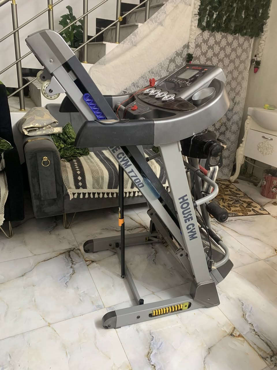 جهاز جري نضيف حجم كبير وزن 160جبلي دبل ماطور سماعات مضخم اوكس مكان النجف سعره 350


**إذا كنت صاحب هذا الإعلان وتريد حذفه لأي سبب، رجاءا أرسل رسالة إلى الدعم الفني**