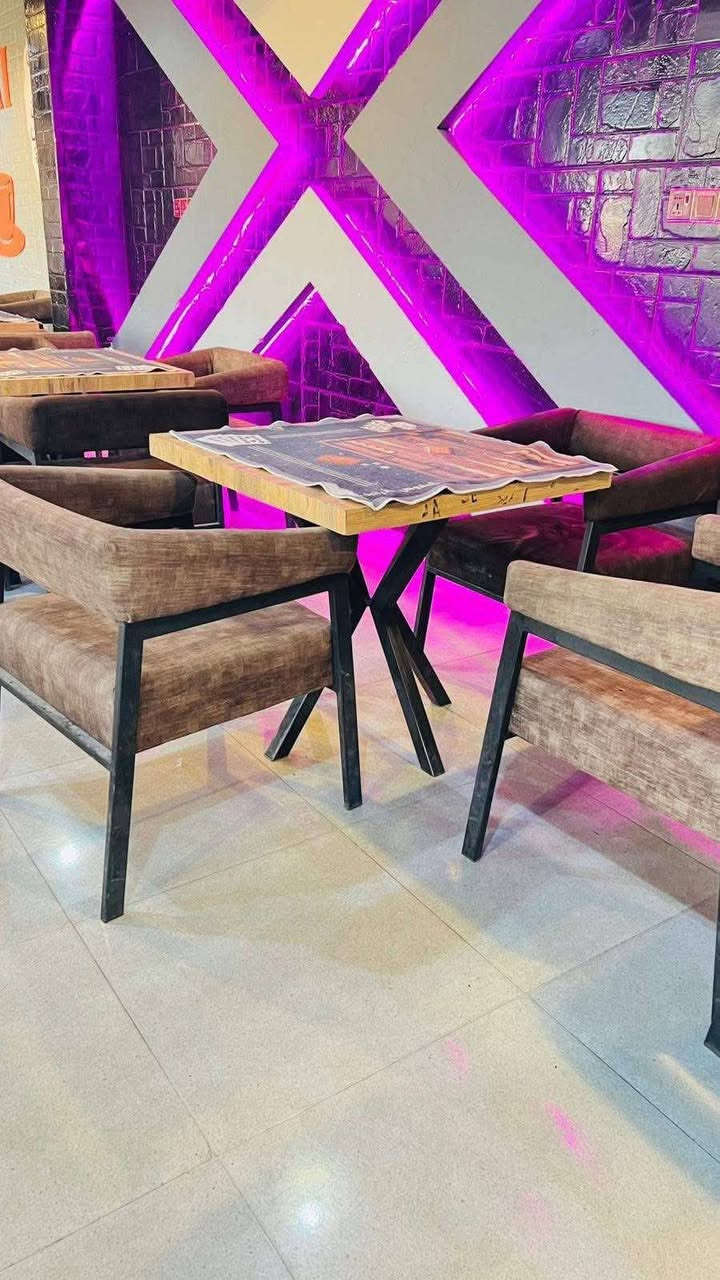 السلام عليكم كراسي حديد صبغ حراري للبيع شكد تريد موجود + ميوزة حديد خشب . السعر كلش مناسب للتواصل خاص + واتساب ***********
