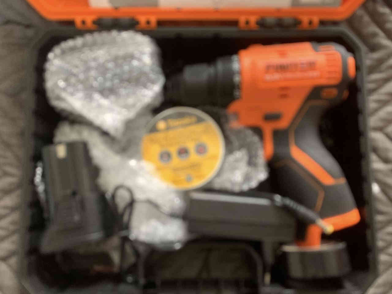 للبيع دريل + مكوى  للمعلومات المكان بسمايه ولاجعزه جديده ممشتغل
***********
