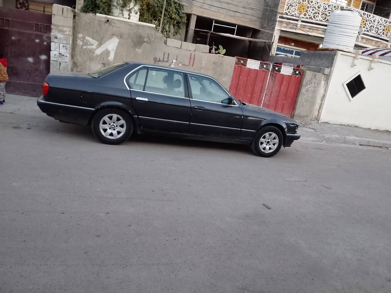 السلام عليكم بي ام موديل 91  735   رقم صلاح الدين تحويل مباشر السياره جاهزا محرك مكفول كير كشر اكسن كهربائيات كله شقاله محرك مفتوح 3.5 صدر جديد لسعر 48 وبيها مجال رقم ***********. ***********. مرخصت المدير الكروب
