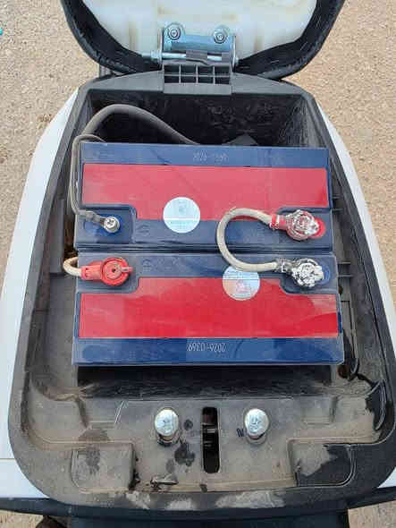 السلام عليكم
دراجه شحن شركه الريان R900 الدراجه جديده كما في الصور بطاريات جدد بالكامل توه بدلتهن و الدراجه قبل فتره من اشتريتها الدراجه تمشي 60 ك/م
والسعر 625 وبيها مجال بسيط 
للاستفسار الاتصال على الارقام التالية:
***********
***********
المكان قضاء المدينه ام الشويج
