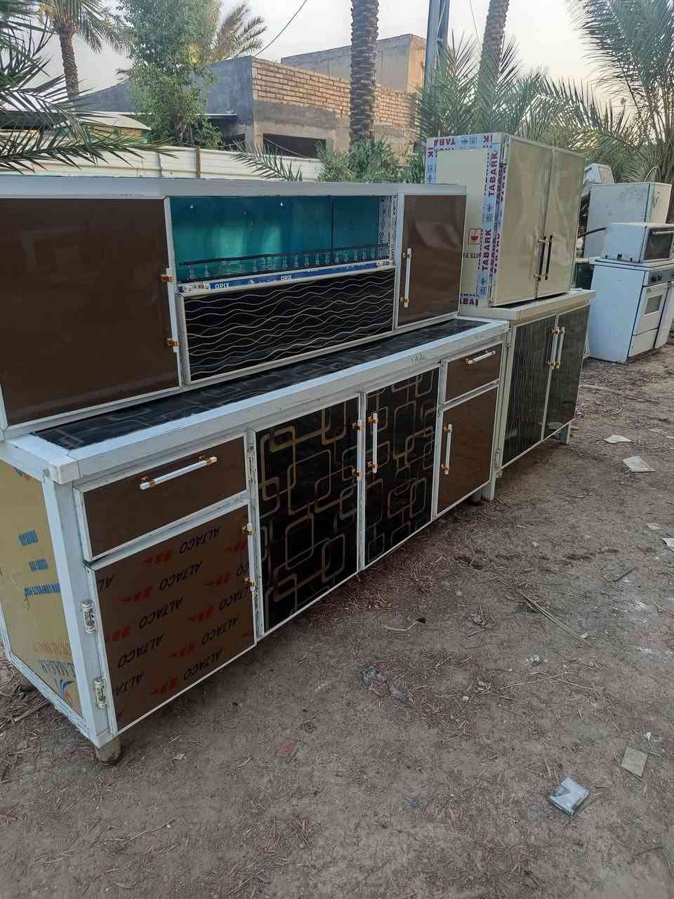 كاونتر 3 متر 4 قطع 
سعر 290
توجد خدمة توصل بكرو
الشراي يراسل الصفحة أو يتصل *********** أو وتساب
