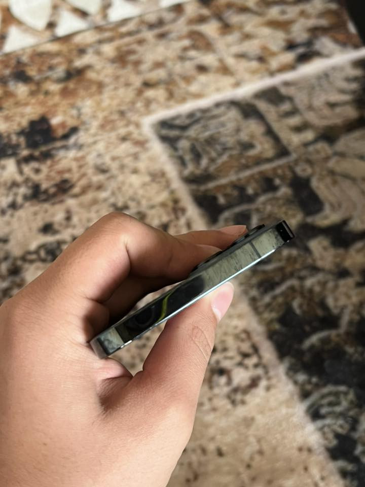 السلام عليكم ايفون 12 برو ماكس ذاكرة 128 تك سيم شرق اوسط بلادي بطارية 73. فقط ضهر مبدل ليزر والباقي بلاد للمراوس بايفون او سامسونج رقمي***********
