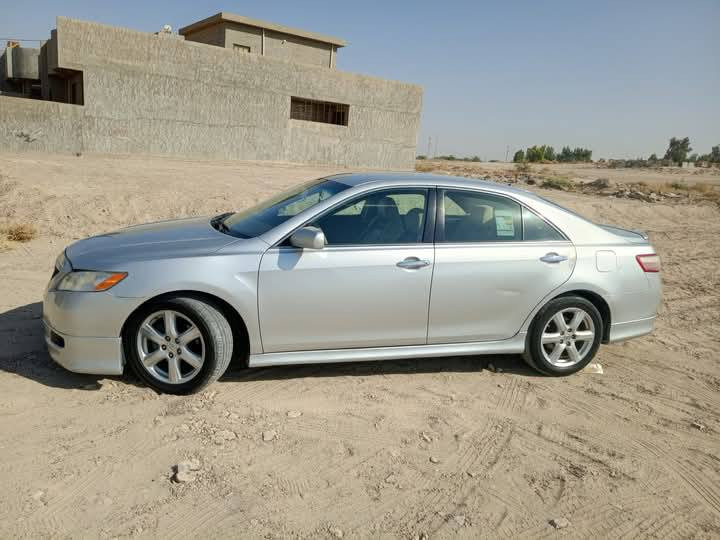 السلام عليكم للبيع كامري وارد امريكي موديل 2007رقم بغداد كير محرك تبريد السعر 90قفل وبيها سنوار العنوان الفلوجه الكرمه ***********
