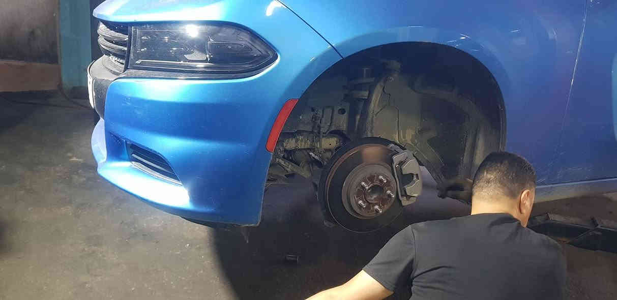 العالمية لصيانة السيارات الأمريكية 
العرض مستمر  تخفيض خيالي 
حدادة صدر جيب 11 الى  22 
السعر 500 الف دينار  مع الدبلات   اصلي موبار  
حدادة صدر جارجر أوباما جالنجر  
450 الف مع الدبلات  اصلي موبار 
 تخفيض على الادامة 
تبديل بلكات اصلية  مع تنظيف النوزلات  مع تنظيف الجويتر  
مع فلتر شوته  مع البرمجة مع العمل  150 الف   
تخفيض على تبديل الدهن  65  الف مع الفلتر  شرط الزيت تخليقي بالكامل تمشي علية  8 الف كيلو  
تبديل هيدروليك كير طيارة 
200الف  مع العمل 
تبديل هيدروليك كير عصا 
120 الف  مع العمل   
تخفيض على التجفيت وتبديل مكائن 
20  بالمية 
صيانة جميع الاعطال الميكانيكية والكهربائية  
تبديل وصيانة الكير  
العالمية بخدمتكم  للاستفسار الاتصال على رقم الشركة او الواتساب 
*********** 
***********
بغداد الوزيرية مقابل مسرح الطليعه
