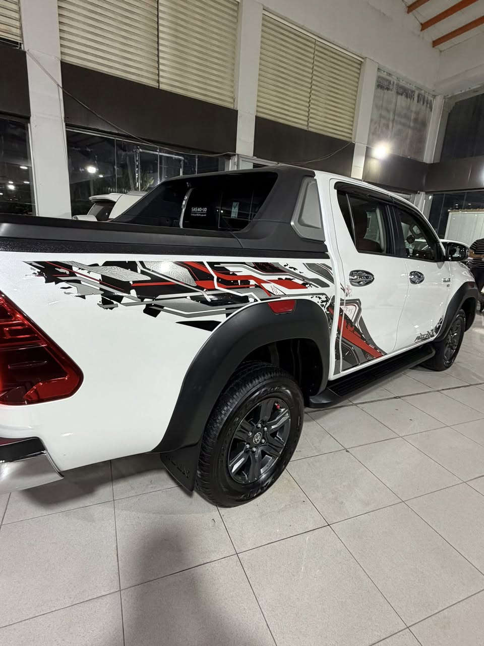 للبيع بيكب هايلوكس 6 سلندر شركه ساز TRDموديل ٢٠٢٤ رقم سليمانيه تريد تحويل او وكاله مباشر والسياره مكفوله كفاله عامه من صبغ او بارد  للستفسار ***********
