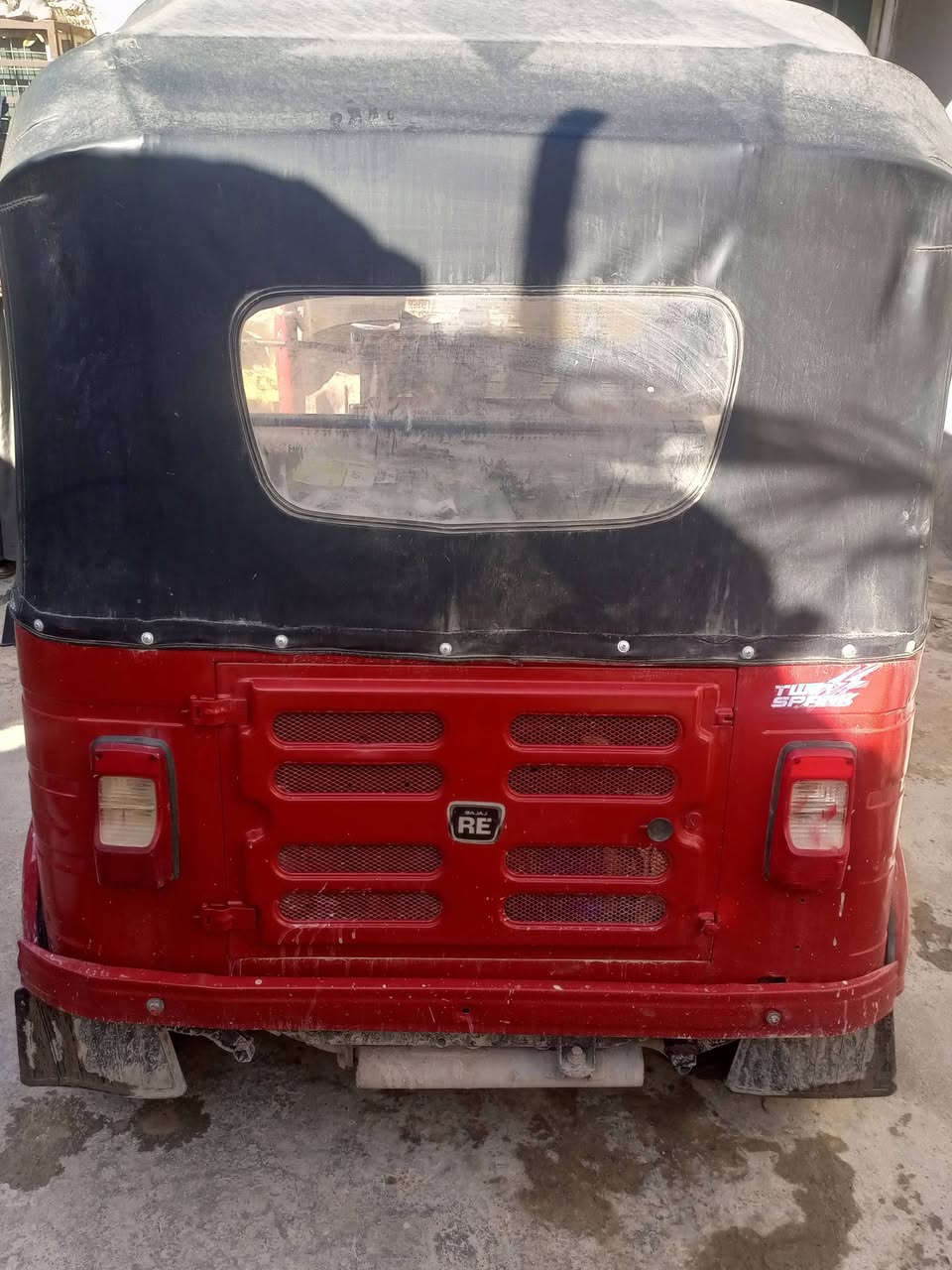 السلام عليكم تكتك للبيع موديل 2018 رقم سنويه جاهزه للتواصل *********** او خاص
