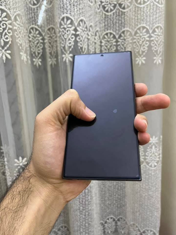 اس 22 الترا.
256 تك سيم 
رام 12 
مبدل شاشه اصلي وكاله 
500 قفله 
يرهم مرواس ايفون 13 و 14 مكاني كياره ***********
