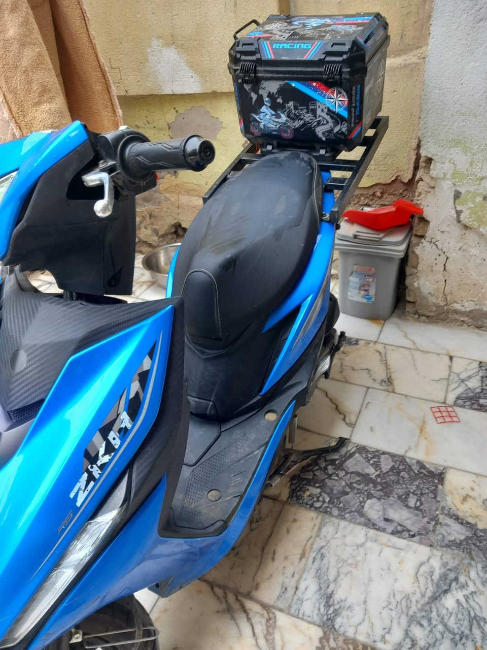 دراجه ماكس zkh
شلعه ومعدل كهربائيات كلها شغاله محرك ياباني مكفول ما مفتوح نكره سلف صوت ناعم تشغيل بصمه وسويج 
السعر 750 الف وبيها مجال *********** 
العنوان كربلاء حي العامل سوق الاخير
