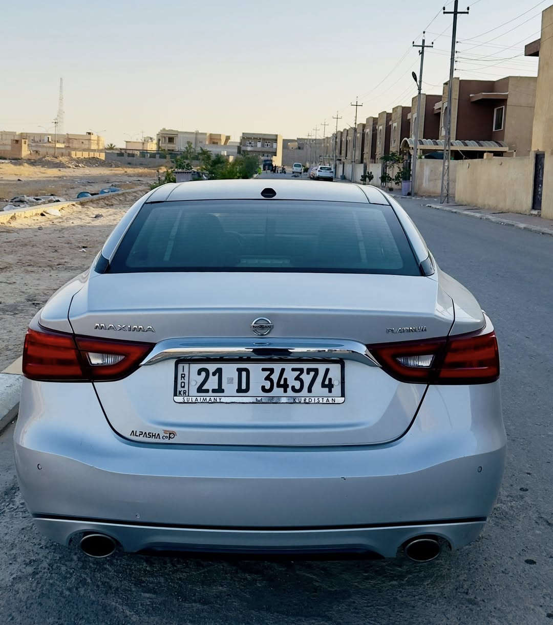 نيسان مكسيما ٢٠١٧ 
اعلى فئة (بلاتينيوم)
لون سلفر سقف بانوراما 
مقاعد جلد وكهرباء وخزن وتدفئة وتبريد
كاميرات اربعة ٣٦٠ 
رادار جانبية وأمامي 
تشغيل عن بعد 
حساسات امامية خلفية 
بردة خلفية كهربائية 
گير ومحرك كفالة 
بچم كبس 
حادثها داخلة كلين وصار بيها هنا
صبغ بين البابين 
وجزء من التكمة صبغ اثر سقوط درج 
وبارد مقدار اصبعين بالجاملغ 
السعر (146) $
للتواصل (***********)
المكان :صلاح الدين/تكريت
