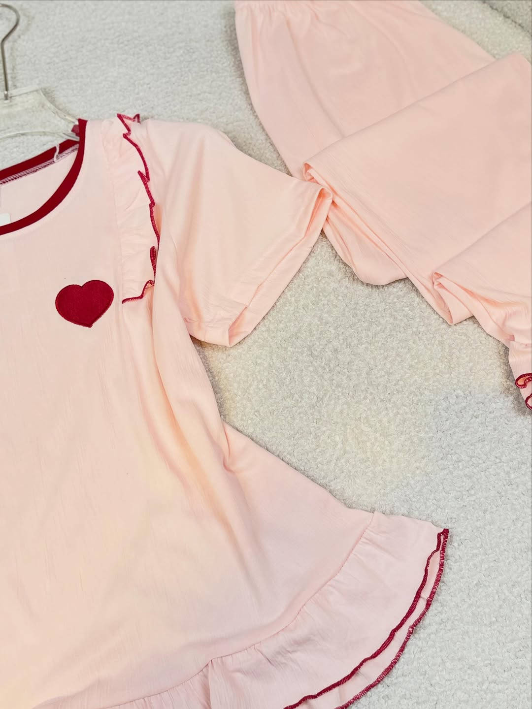 قـطع اخـيرة♥️🍒
الـسعـر10الـف

للحجز و الاستفسار التواصل على الأرقام واتس اب 
***********
***********
***********
***********

توصيل بغداد  5000
توصيل محافظات  5000
