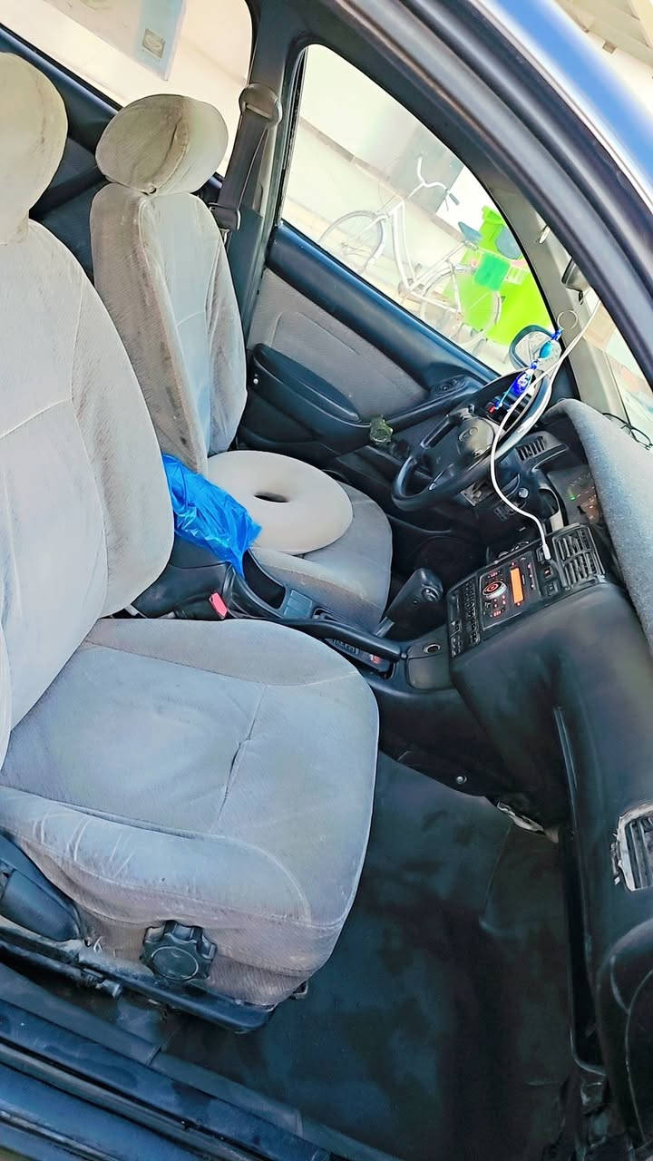 السلام عليكم للبيع كرونه موديل1993 رقمه نجف مشروع وطني
مكفوله من الضربه القويه و  الخياس و كصه كفاله  صبغ عام جماليه
محرك ابو الجف 1800 كير حداديه كله كفاله 
تخم تاير كهربائيه كله شغاله سياره  من كلشي جاهزه
السعر 55  وبيه مجال مكان السياره نجف كوفه عباسيه 
***********
