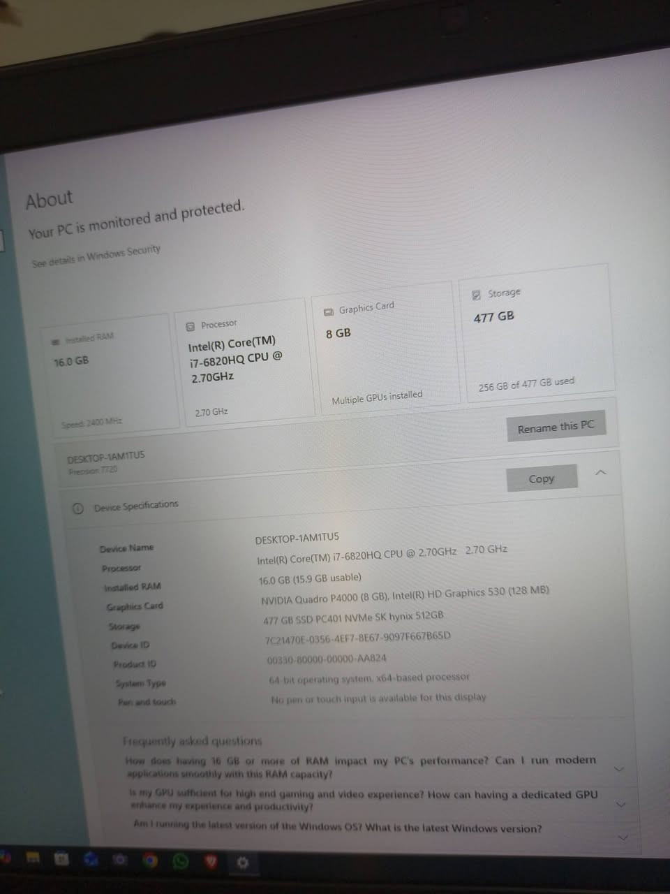 اخوان وصلتني لابتوب حجم 17.3 ضخمه
لجماعة الاحتراف 🔥 
(كيمنك+مصممين+مبرمجين)

بكارت خارجي 8 كيكه 👌☑️
وكارت داخلي 8 كيكه👌 مجموع 16 كيكه

موديل  7720 💻🔥 لابتوب Workstation 
المعالج (CPU): Core i7  فئة HQ (أعلى فئه)
الرام (RAM): 16GB DDR4☑️
الهارد (SSD): 512GB NVME (الجهاز☑️ برمشه ويشتغل، سرعة خيالية بنقل البيانات).
كرت الشاشة : 8GB NVIDIA Quadro P4000.☑️
كيبورد اضاءه ارجيبي☑️

ملاحظة ذهبية: هذا الكرت مبني على معمارية Pascal القوية، يعني أنسى فئة (M) القديمة.. هذا أداءه يعادل أضعاف الكروت السابقة، ومستواه يقارن بكروت الـ GTX القوية بالألعاب والـ RTX بالتصميم.
الشاشة: 17.3 بوصة FHD.☑️
✅ وحش التبريد: الجهاز مجهز بـ مروحتين (Double Fan) للتبريد، يعني انسى شي اسمه حرارة واشتغل والعب براحتك حتى لو كربت عليه 24 ساعة.

✅ لأهل الألعاب: يشغل أقوى الألعاب (مثل Assassin's Creed, God of War) بسلاسة عالية جداً بسبب المعمارية الحديثة للكرت.

سعرها 630 الف
للتواصل 📞***********
يوجد توصيل 🚕

فضلا وليس أمرا متابعه 🙏🏻
