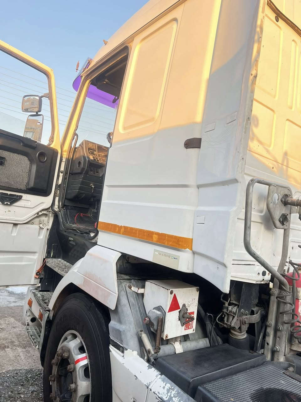 سكانيه ١٤٣ تجفيت جديد راس تخم تاير جاهزه للشغل مابيها نقص برغي سعر ٢٣٥ عنوان الرمادي *********** مكلف بل نشرر
