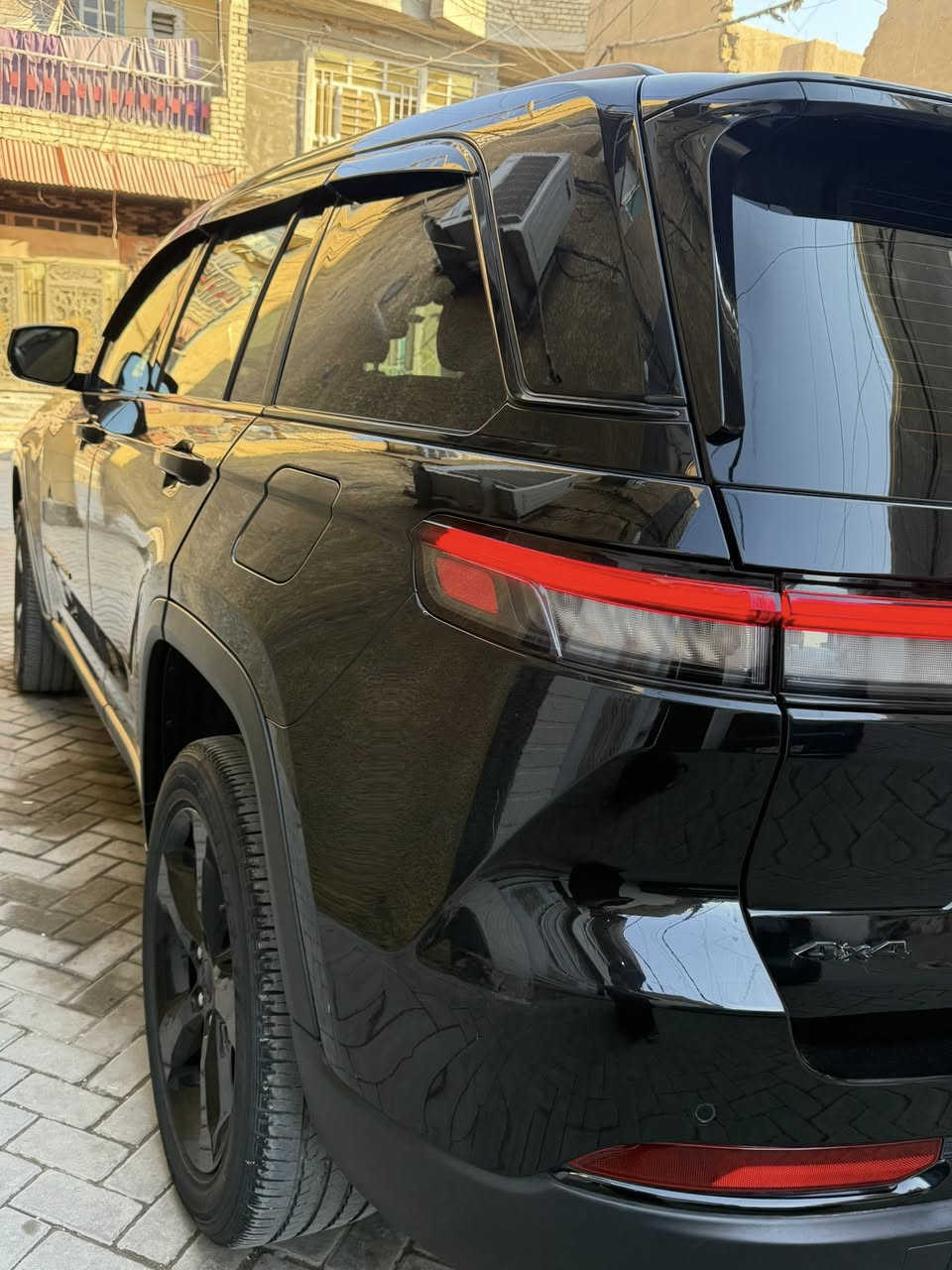 السلام عليكم جيب للبيع مديل 23اسود بلاك 5 راكب فول مواصفات فتحة رادار امامي رادار خلفي كشنات جلد وكنتارة ويل 20 جنطة كهرباء ماشية 27 ميل 
الحادث جاملغ وجزء من البنيد نفسة مصلح بدون الغد وشاصي مكفول ايرباك طاك ومصلح  السعر 305
المكان بغداد رقم الهاتف (***********)
