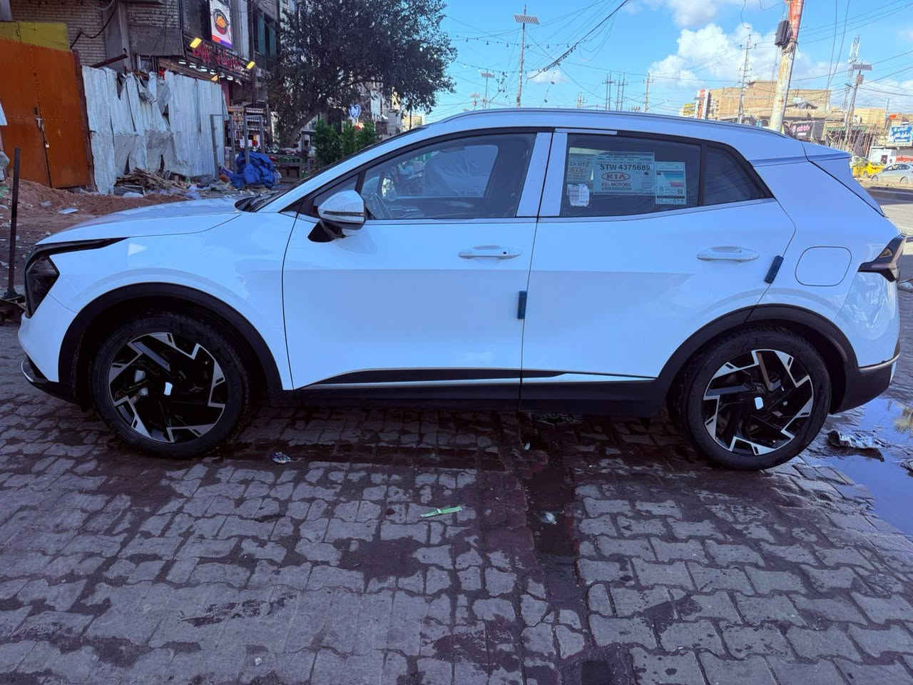 كيا سبورتج موديل ٢٤ خليجي ماشيه ١٩ الف رقم هاتف ***********
