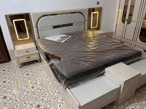 اريد للبيع غرفه جديد كلشي
