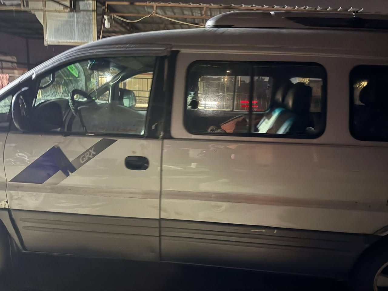 السلام عليكم
ستاركس 2007 مفتوح كير عادي سياره محرك جديد حادث مابيها
الكشر شوف العين سياره شرط تحويل رقم واسط دولي مصفره كامل هيئه وغرامات سياره متصرف عليهه ربع 
السعر 95 وبيها مجال 
الاتصال ***********
