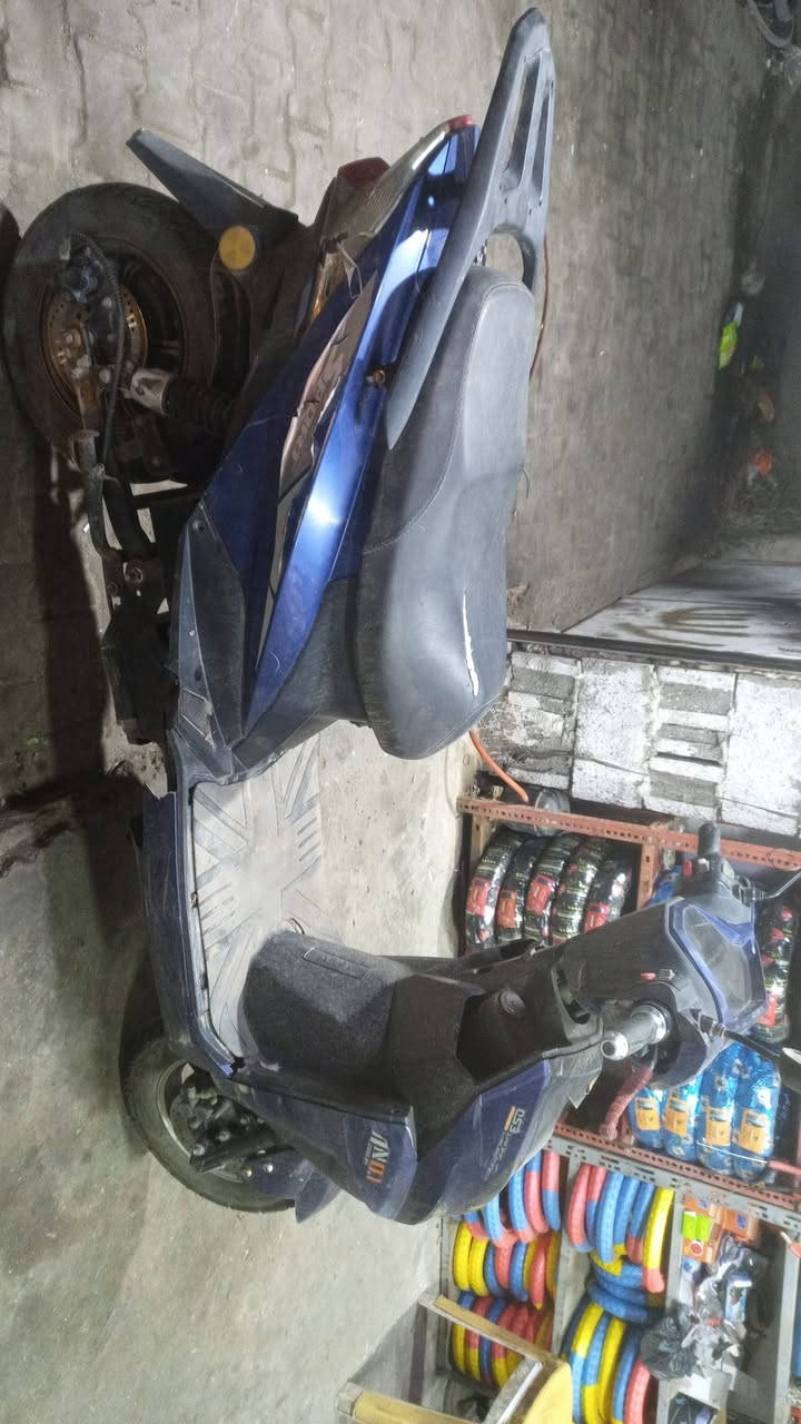 باسكل شحن للبيع بدون بطاريات السعر 100الف رقم الهاتف ***********  الشارع الملعب
