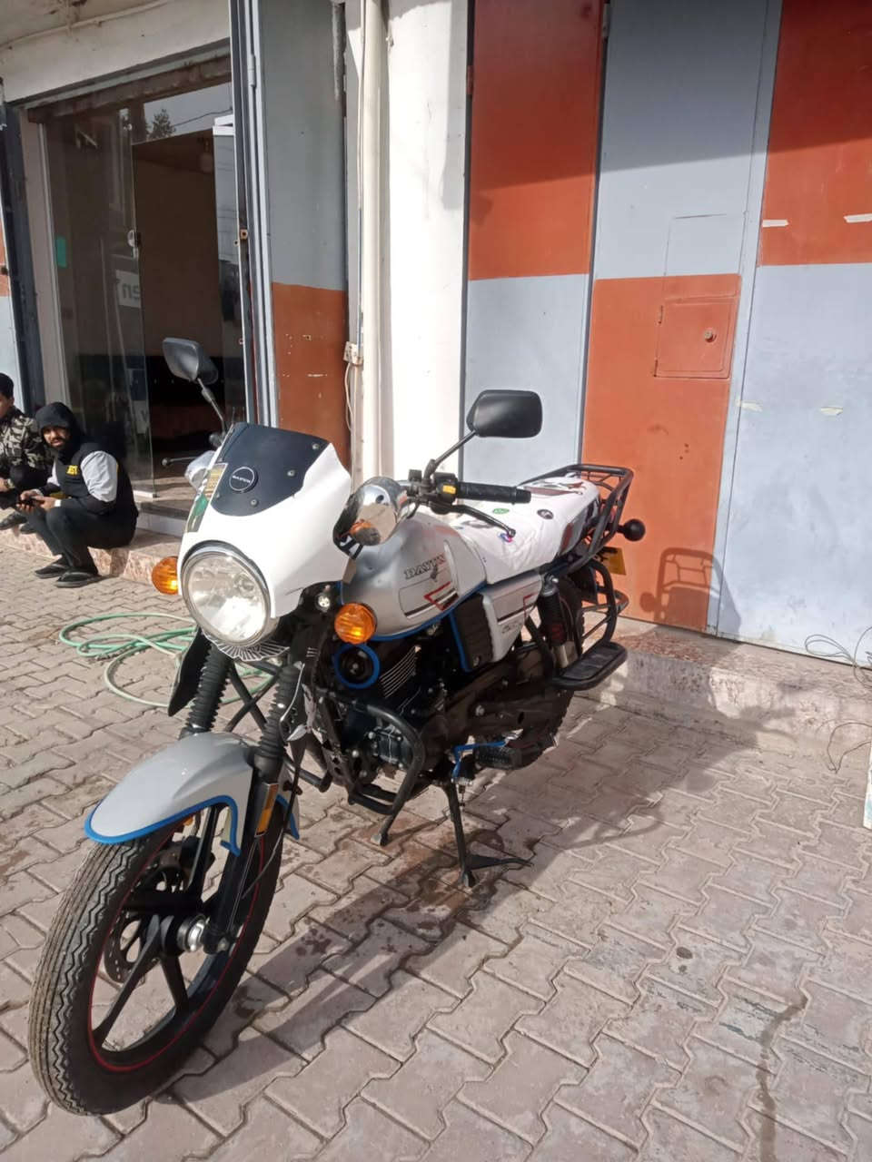 دايوان للبيع موديل 22لوك بيع ومراوس سعره 925وبي مجال بسيط ***********
