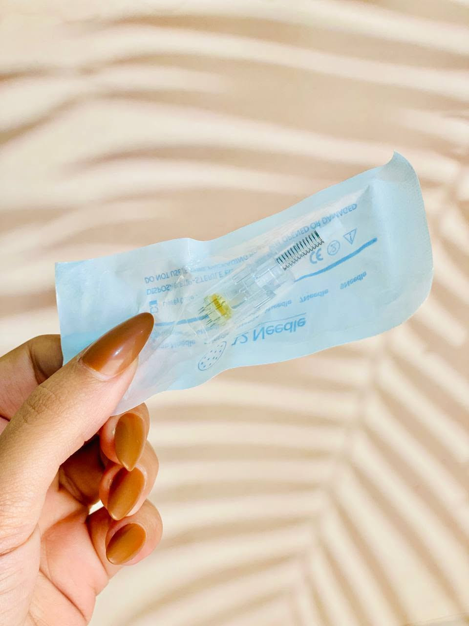 ✨ وصول وجبة نيدلات ديرما بن ENZO ✨

🌟 Nano Needle
بدون إبر حقيقية، مثالية لتوريد الشفايف، تحفيز الكولاجين السطحي، وزيادة امتصاص السيرومات مثل الهيالورونيك أسيد وفيتامين C، ومناسبة للمناطق الحساسة وحول العين.

🌟 12 Needle
مناسبة لعلاج آثار حب الشباب، الندبات، التجاعيد، والمسام الواسعة، مع تحفيز إنتاج الكولاجين بعمق.

🌟 36 Needle
الأكثر استخدامًا لنضارة البشرة، توحيد اللون، التخفيف من التصبغات والكلف، وعلاج الخطوط الرفيعة وعلامات التمدد الخفيفة.

🌟 42 Needle
مثالية للمساحات الكبيرة، لعلاج علامات التمدد، آثار الحروق والعمليات، التصبغات العميقة، وتضييق المسام الواسعة.

سعر القطعة بالخاص 
#اكسبلور
#ترند
#ترند_العراق
#fyp
#foryou
#viral
#trending
#explore
#reels
#tiktok
#العراق
#بغداد
#تصوير
#ابداع
#لايك
#متابعة
#اكسبلور_العراق
#viralvideo
#foryoupage


**إذا كنت صاحب هذا الإعلان وتريد حذفه لأي سبب، رجاءا أرسل رسالة إلى الدعم الفني**
