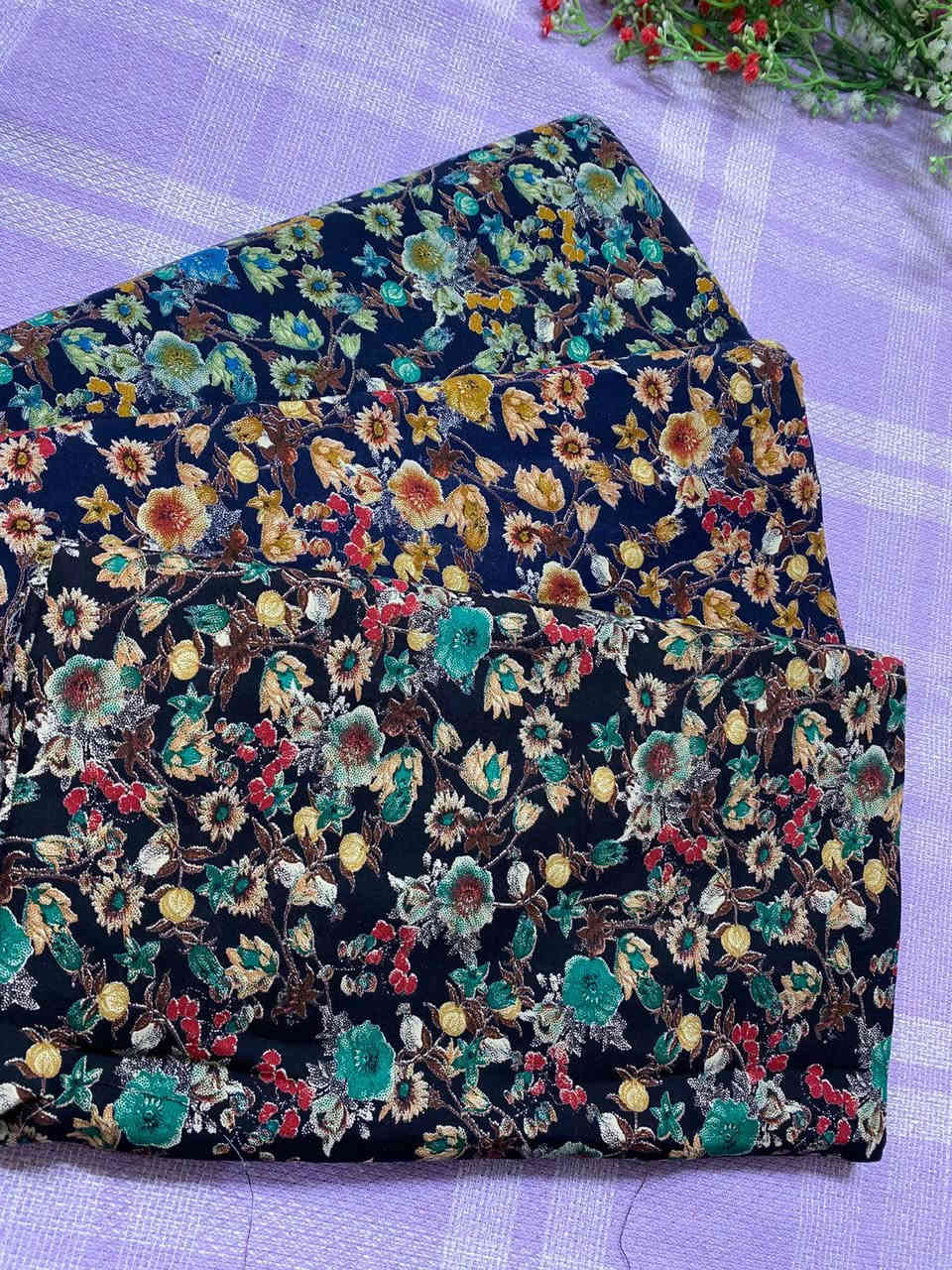 هلا وغلا كشمير ايطالي قطني نقشات منوعه والاسعار جنن جمله ومفرد يوجد لدينا خدمة توصيل لكل محافظات العراق خلال ٢٤ساعه ***********
