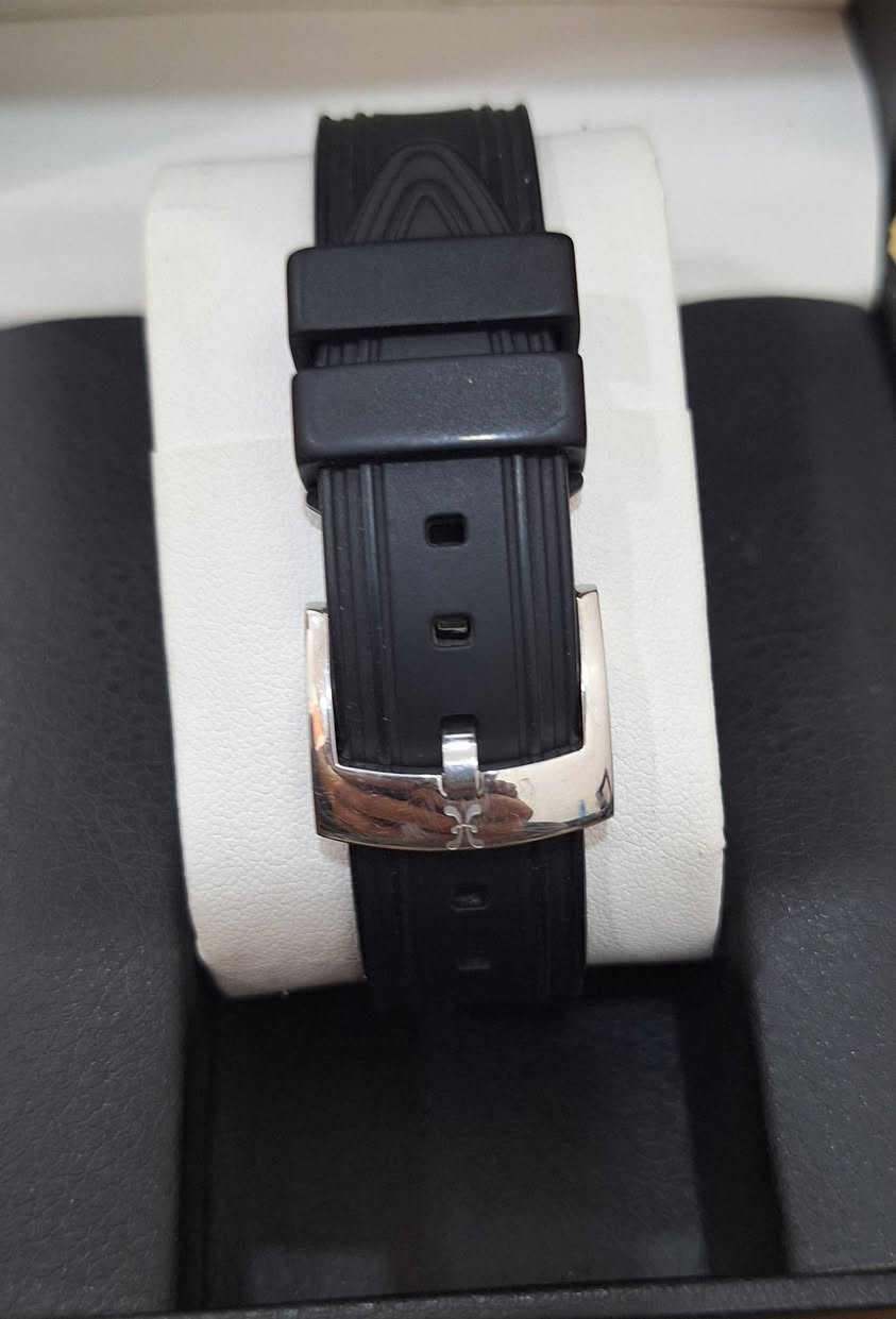 برنارد إتش ماير
سويسرا أصلي 🇨🇭 
نظافه منتازه جدآ 
القطر ٤٣ 
سير ربر أصلي 
بك أصلي معلم 
أميال وأرقام لامينوس
السعر١٢٠$


**إذا كنت صاحب هذا الإعلان وتريد حذفه لأي سبب، رجاءا أرسل رسالة إلى الدعم الفني**