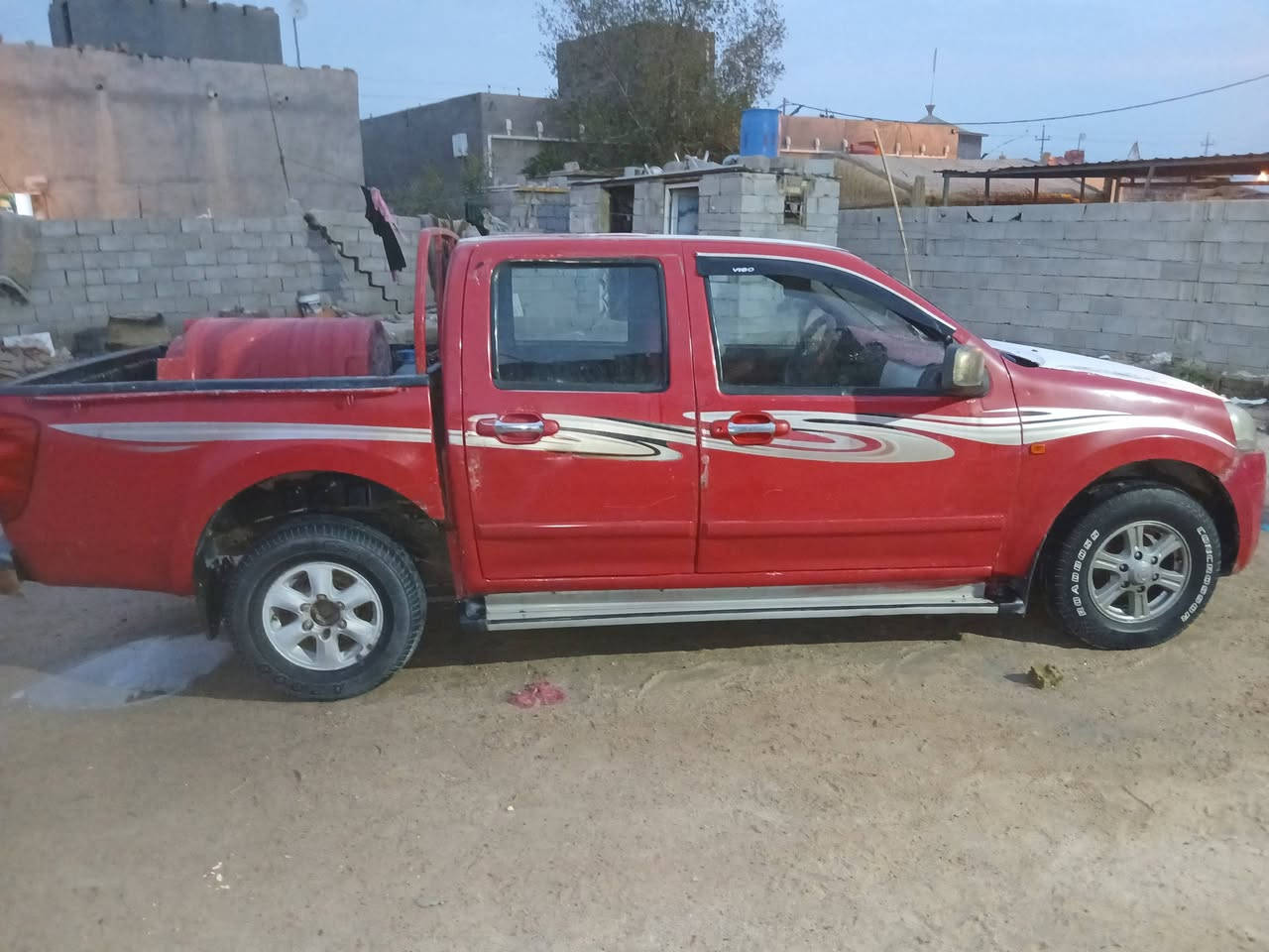 سلام عليكم سياره للبيع كريت ويل  مديل 2013 سنويه صاقطه كير عاطل بس الخامس ملكوطه خياسات سعر 42وبيه مجال قليل المكان البصره قضاء الدير تواصل الرقم ***********
