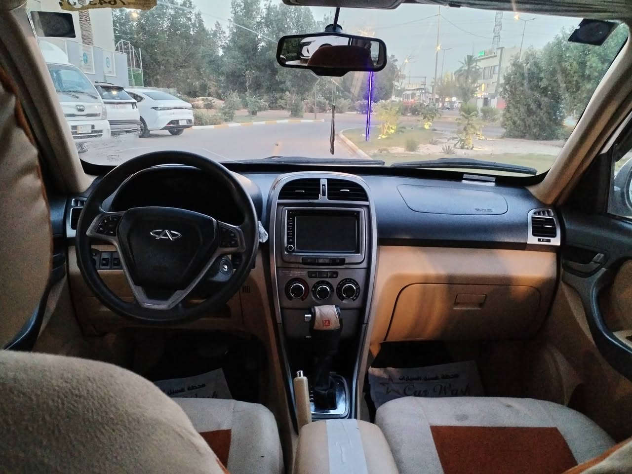 السلام عليكم للبيع تيكو موديل ٢٠١٥ رقم بغداد انكليزي كير ميكانيكي مكينه ٢٠٠٠سياره جاهزه مابيه اي نقص مواصفات فتحه تحكم ستيرن تدفئه بالكشنات شاشه سيارة جديده مكفوله من الصبغ والضربه رقم مميزمكان السياره سريع حي العامل مجاور مسبح الرافدين السعر ٧٦ تلفون ***********
