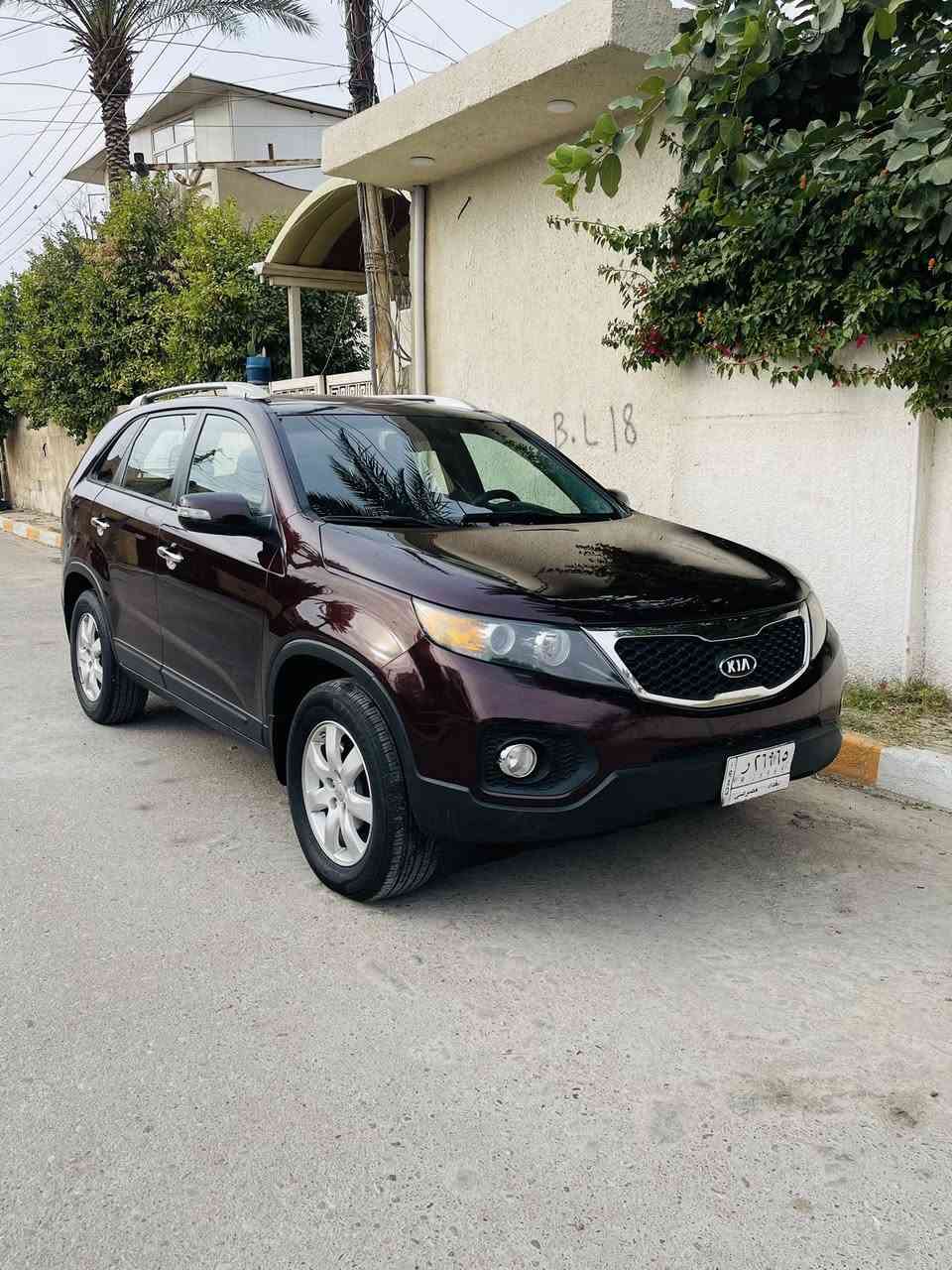 السلام عليكم
للبيع بسعر مناسب كيا سورنتوا ٢٠١٣
وارد امريكي بيها بابتين اليسره فقط صبغ وجاملغ بارد 
بچم وخلف كبس 
رقم بغداد انكليزي سنويه ٢٠٣٠ بأسمي 
السيارة جاهزة بدون اي مصرف جواها تخم تاير جديد ومنضومه بانزين كامله وباتري جديد 
مواصفات اعتياديه :-
تدفئة كشنات 
تحكمات ستيرن 
اشاير مري 
وباقي المواصفات العاديه 

مكاني بغداد 
السعر ١١٨ وبيها مجال كلش بسيط 
للاستفسار 
***********
