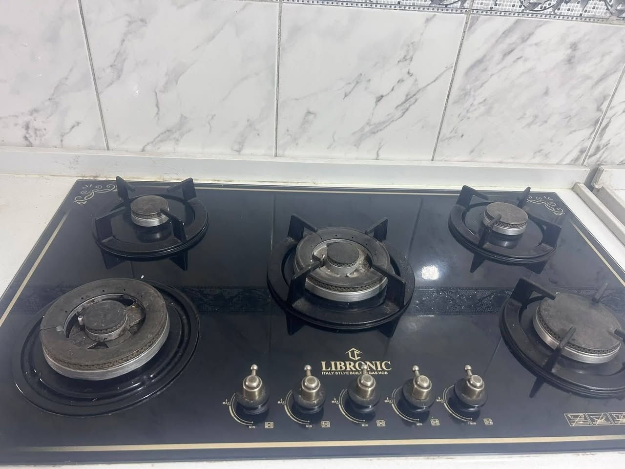 ميز طعام 6 كراسي مرمر ارجل حديد السعر 200 الف
طباخ كاونتر سعره 85 الف
مكان شهداء البياع
***********
