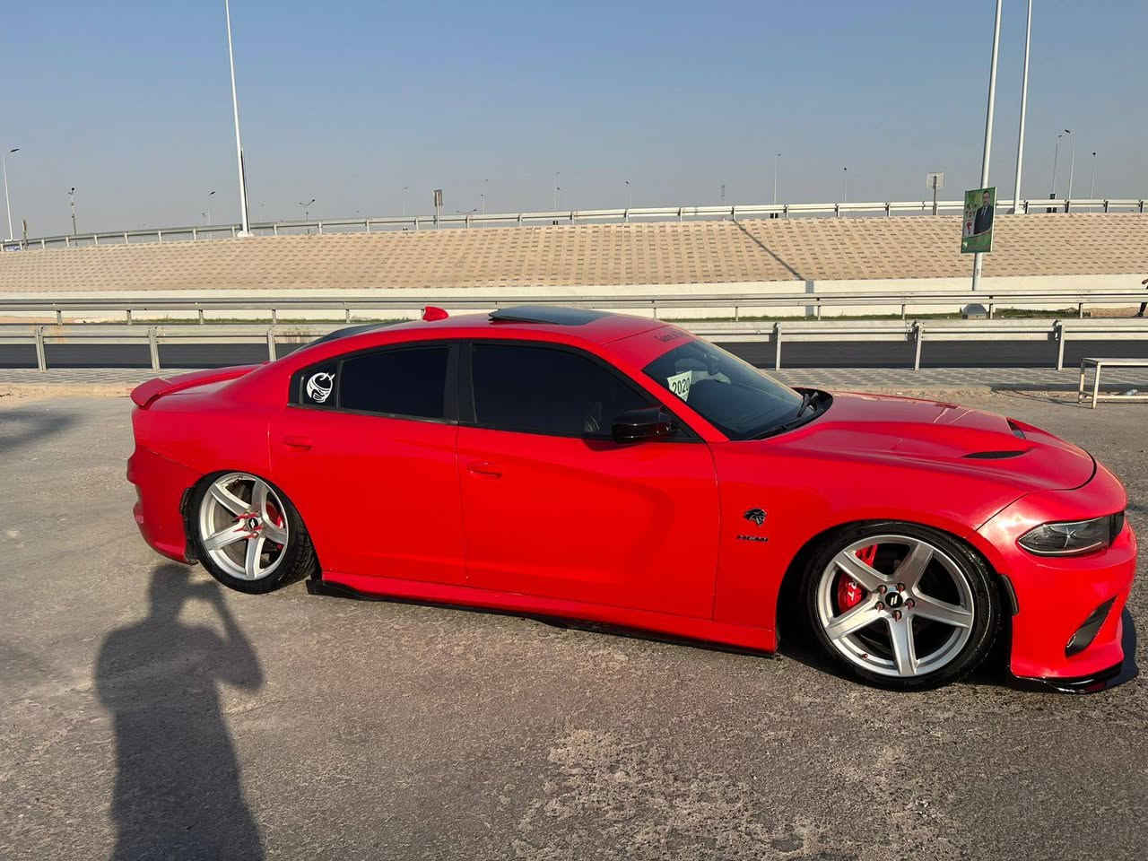 السلام عليكم 
دوج جارجر RT Max أعلى فئة بال RT  محرك هيمي V8 5700
موديل 2016 أصل رقم بصرة بأسمي تحويل مباشر
التفاصيل كلها مذكورة بالبوست اقراهن كلهن واقره الاضافات واسعارهن يله تحكم عالسعر وكلشي موجود بالسوك 

السياره وارد أمريكي حادثه فقط طرف البنيد و صورة الحادث موجودة ترسل بالخاص 
وبيها كلير بالجاملق الخلفي الايسر 
المواصفات 
_ شاشة كبيرة نظام SRT
_ كاميرة وحساسات خلفية 
_ فتحة بالقمارة 
_ تدفئة وتبريد بالكشنات 
_ كشنات حضن 
_ كشنات خزن ميموري 
_ نظام سوبر تراك
_ مرايا قلب 
_ سستم صوت الباين 

الإضافات
_ منظومة تعليق هوائي(جوبلس) أعلى فئة S 3 First Clas سعره 2,000$
_ هدرز أمريكي أعلى فئة سعره 1,500$
_ ستيرن RPM كاربون فايبر حقيقي سعره 600$
_ كزوز رياضي (دبات سود) سعرهن 500$
_ بوابات كتم للصوت سعرهن 200$
_ لدات وبروجكترات اوراكل متغير سعرهن 300$
_ محدث بنيد مال هيلكات 
_ دعامية أمامية وخلفية موديل 20 مالت وايد بدي بدون نفخات
_ داش كامره أمامي وخلفي 
_ ولف حماوة ريسنك 
_ تخم بلكات ريسنك سعرهن 100$
_ مضخة وقود (فيت بم) أمريكي(دلفي) سعره 100 توني شادة ضمانه ٦ اشهر
_ عليها برمجة مصطفى ديبو تشتغل بانزين عادي ومحسن
تختم تاير جديد وكمبريسر جديد تبريد ثلج 
السيارة جاهزة بدون اي نقص

مكان السياره بالبصره القبلة حي الجامعة 
بيع فقط ما اراوس سعرها 20,500$ (205)
للاستفسار رقمي موجود وما متوفر عالفيسبوك 
*********** البصرة, العراق
