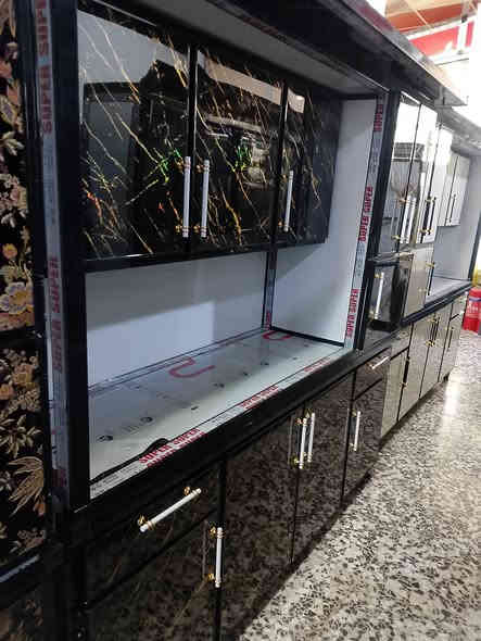 اجمل واحدث الموديلات كاونترات جدد مع سنك مرمر بمختلف القياسات العنوان واسط قضاء  صويره شارع العام مقابيل شارع حكمت بجهت حي العمال للتواصل ***********/واهلا وسهلا بكم
