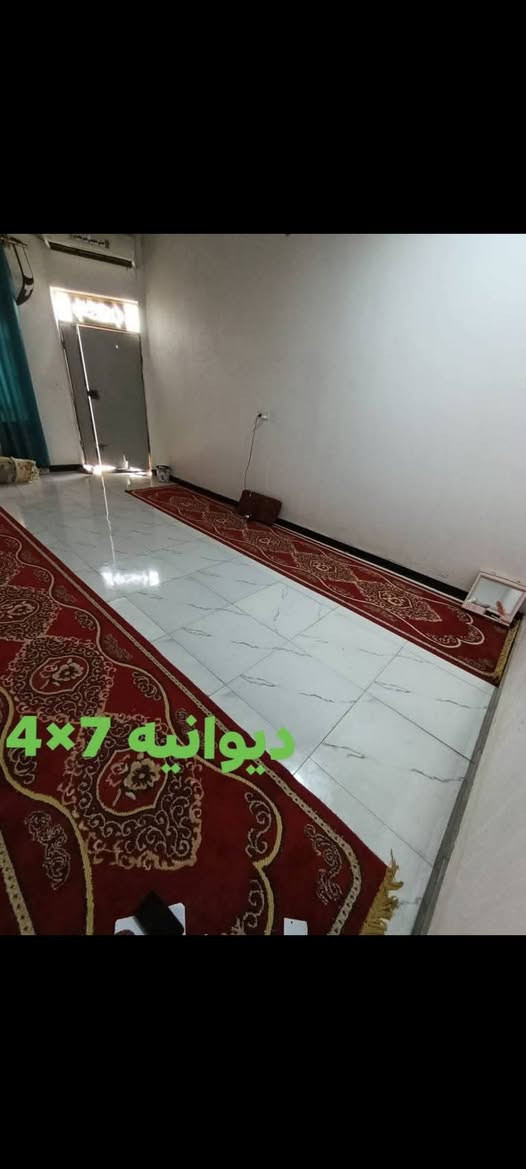 السلام عليكم دار للبيع المساحه 280 متر العنوان الزبير العنوان  شارع المكصب خلف سنتر روان السعر (68 )   سكف كونكريت مسلح يحتوي على 3 غرف نوم وصاله وديوانيه ومطبخ وصحيات داخليه وخارجيه وكراج سياره    ***********
